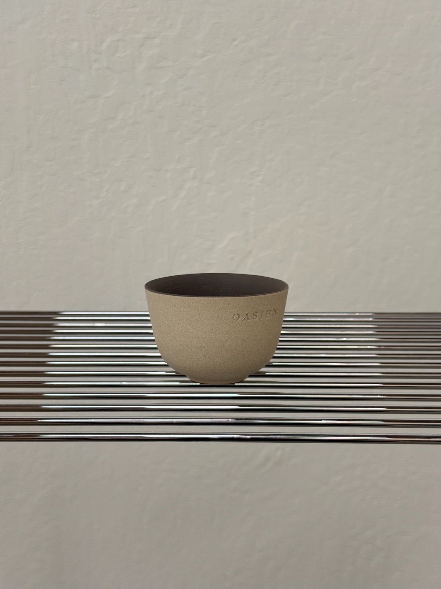 Saguaro pot - ivory & black