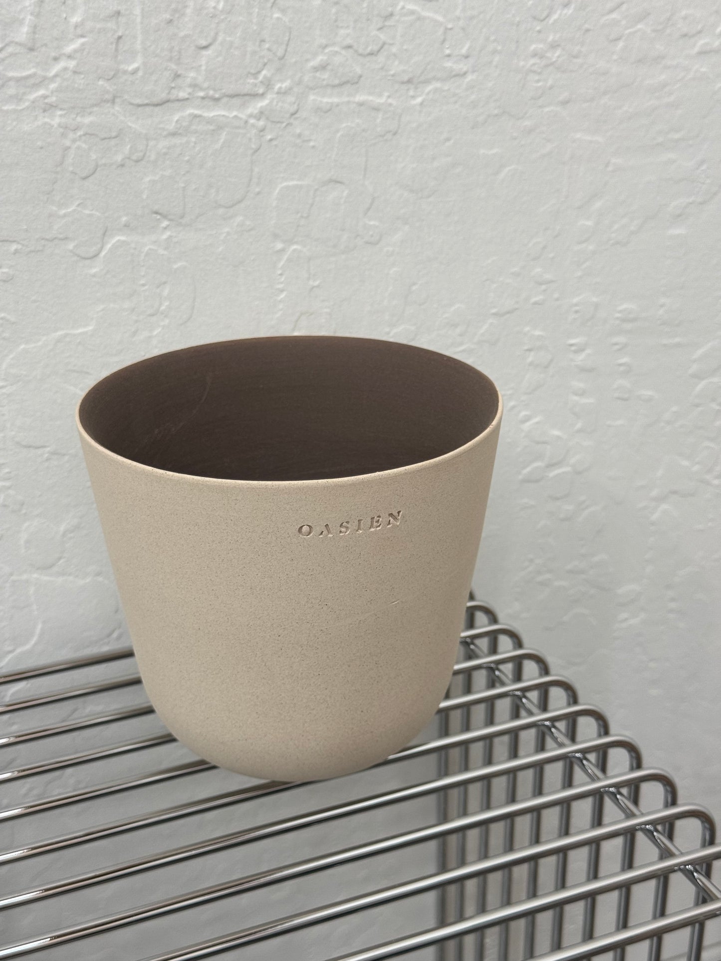 Saguaro pot - ivory & brown