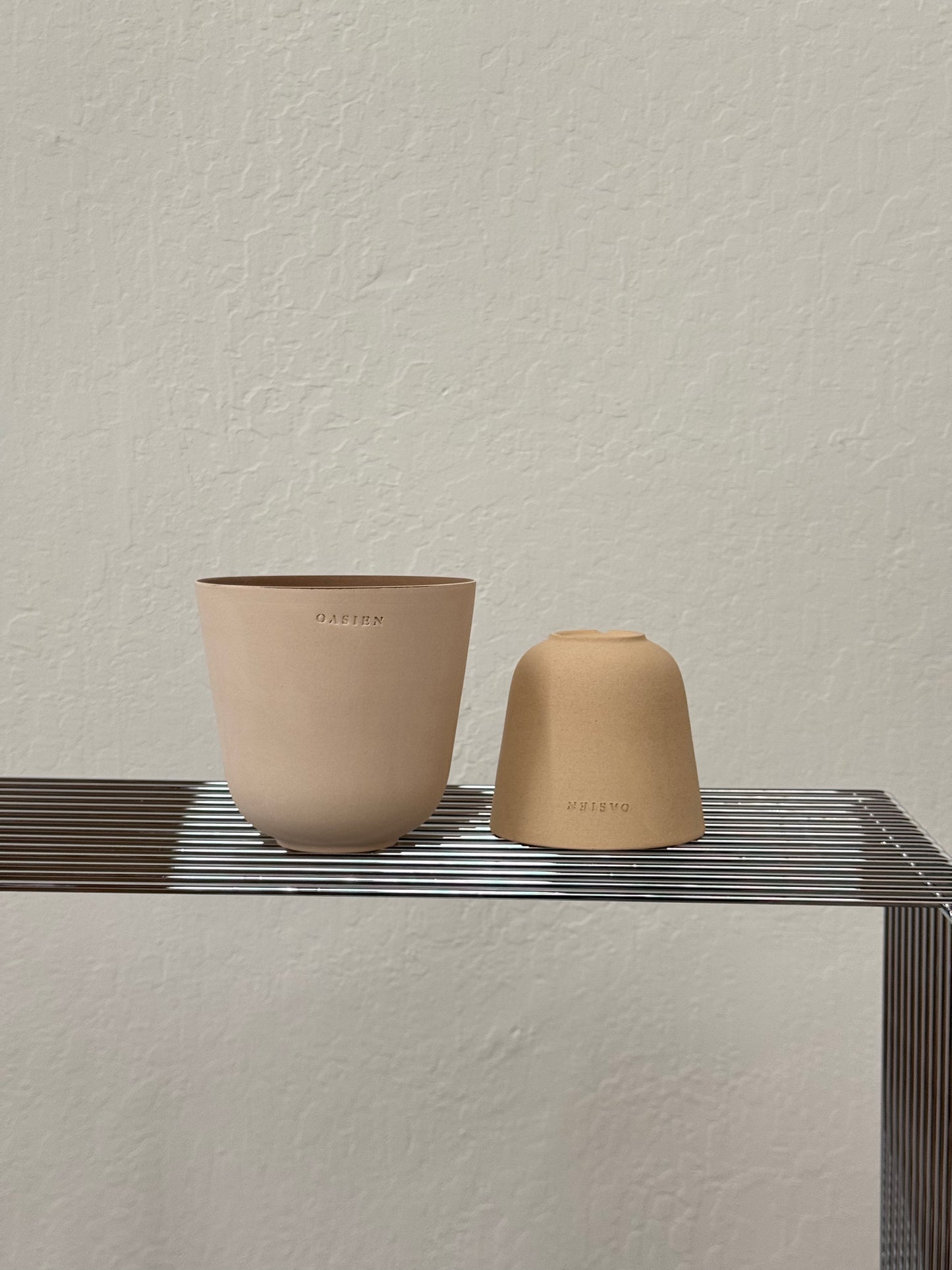 Saguaro pot - ivory & brown