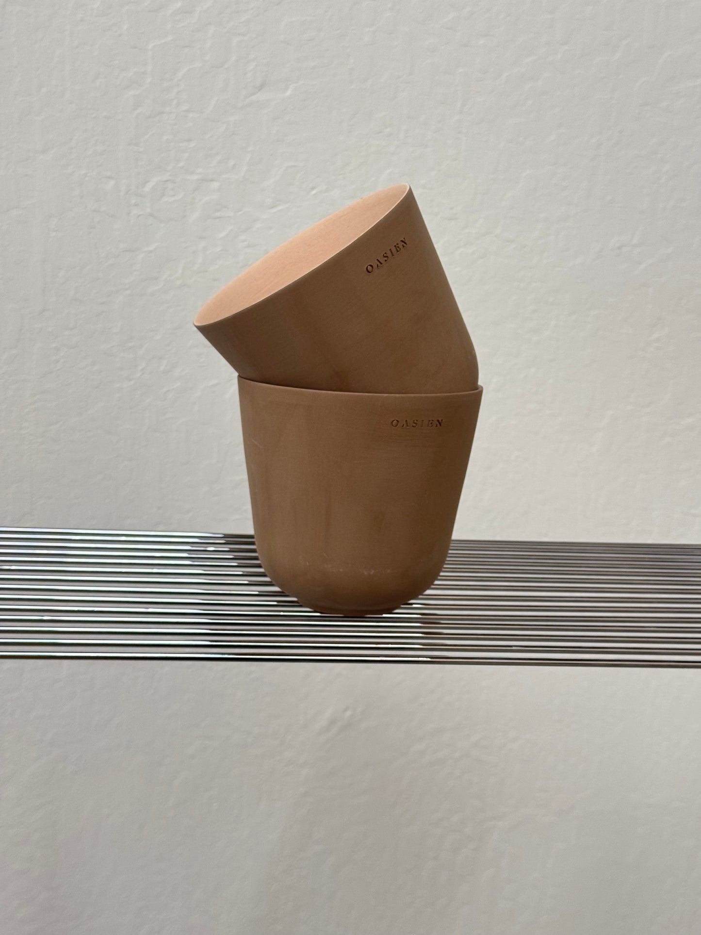 Saguaro pot - brown & ivory