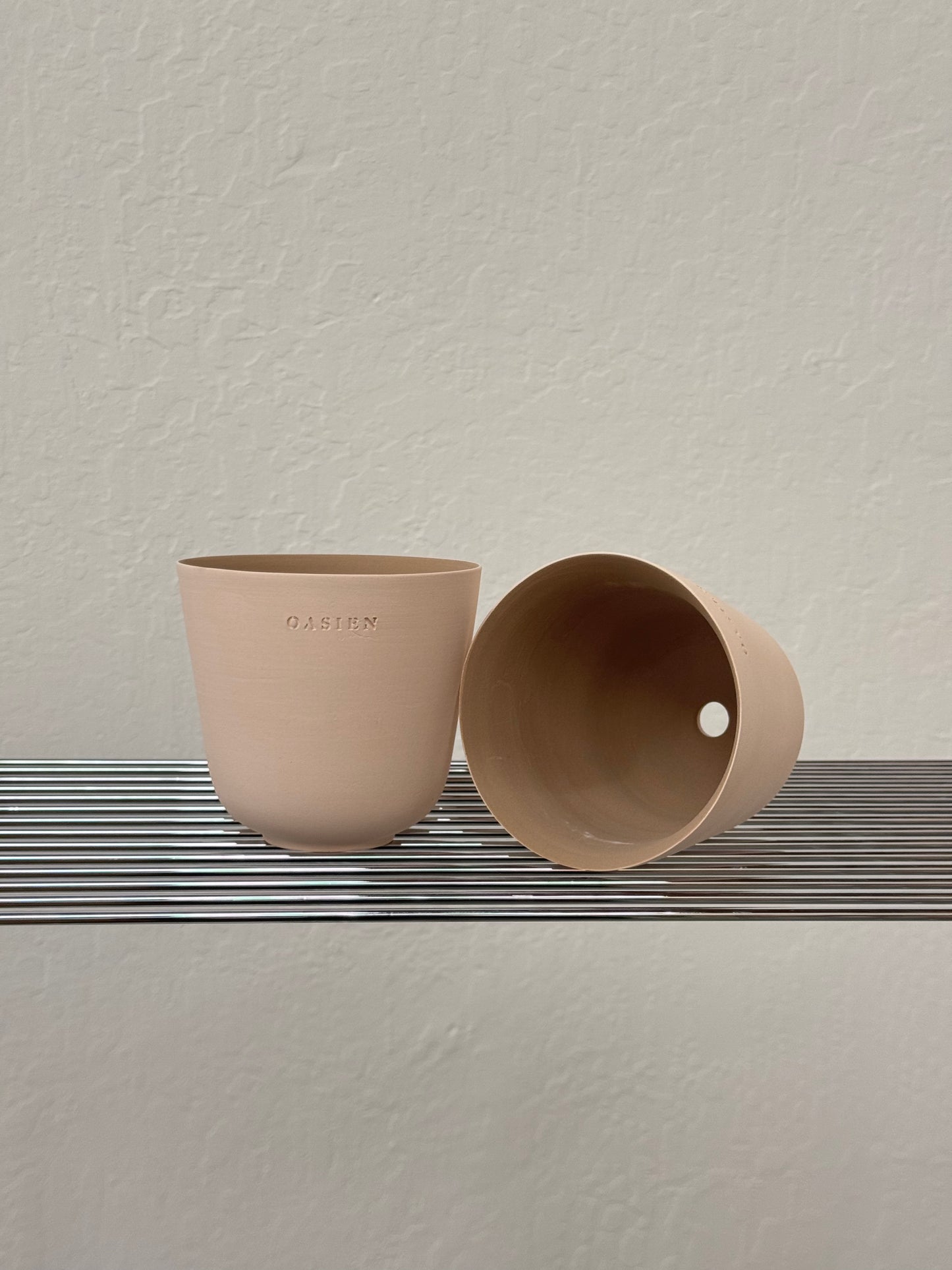 Saguaro pot - ivory & brown