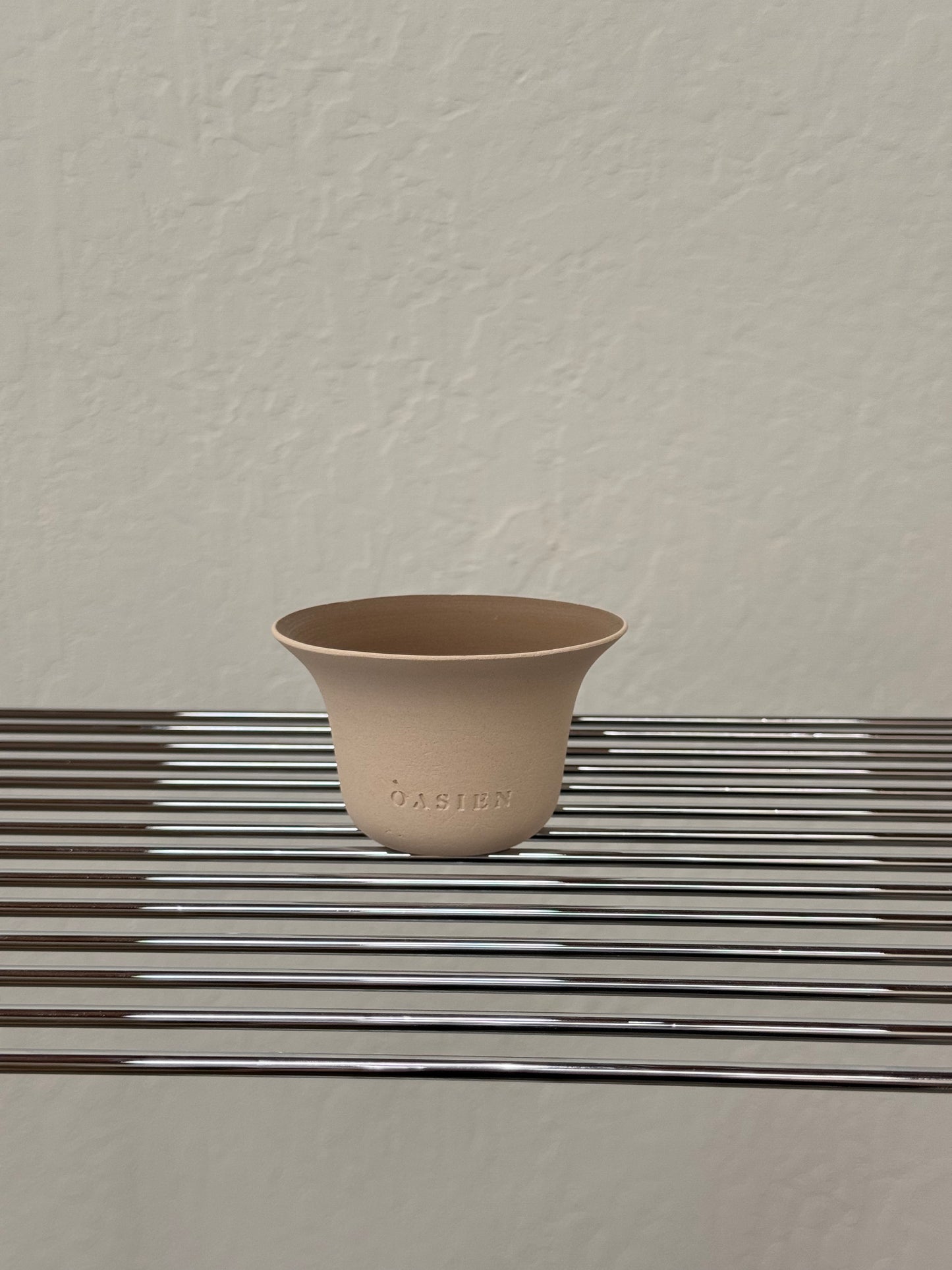 Poppy pot - ivory & brown